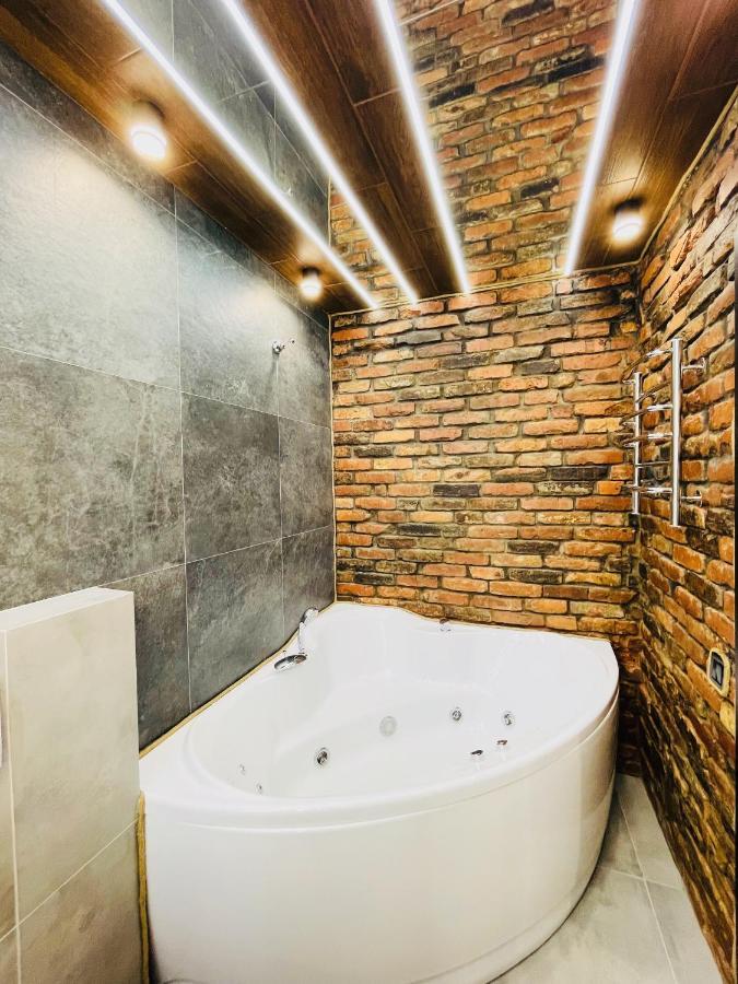 Loft В River Park З Джакузі Dnipro Luaran gambar