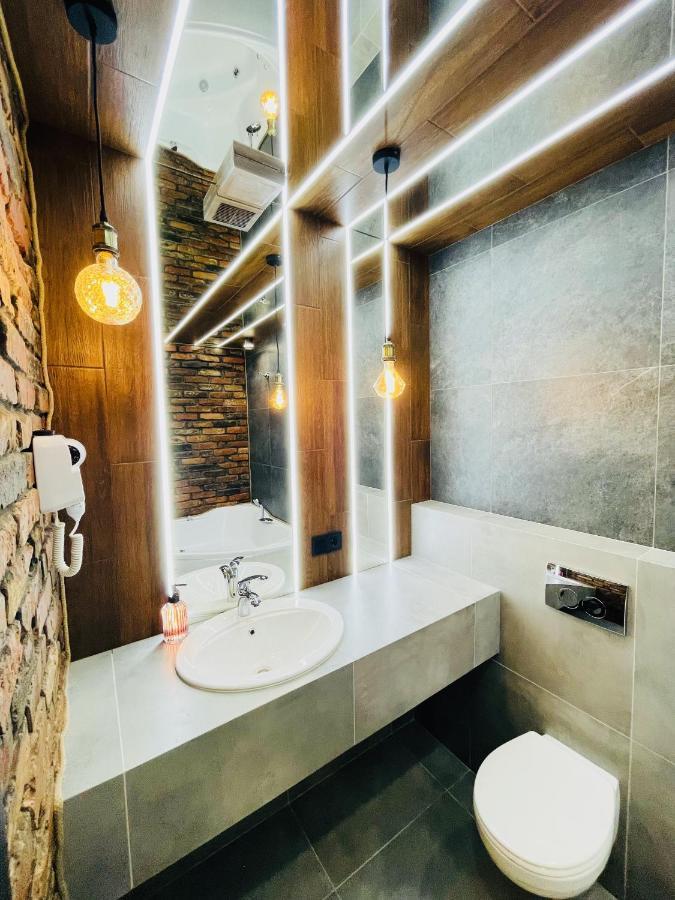 Loft В River Park З Джакузі Dnipro Luaran gambar