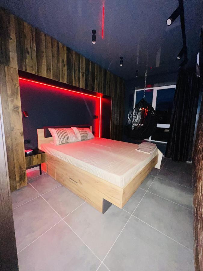 Loft В River Park З Джакузі Dnipro Luaran gambar
